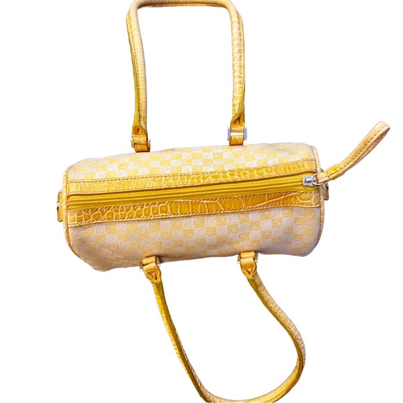 Vtg Y2K Liz Claiborne Golden Yellow Bag. Pre-owned very good Condition. - Picture 2 of 4